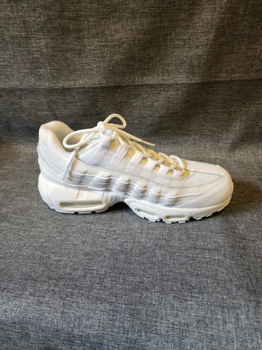 Youth Size 7 Nike CJ3906-100 Air Max 95 Recraft Triple White Sneakers